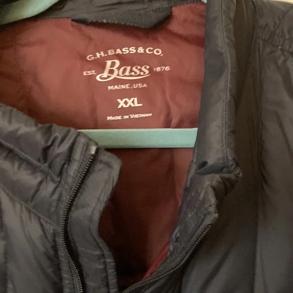 G H Bass & Co. mens warmth without weight jacket. Like new condition - Picture 3 of 3